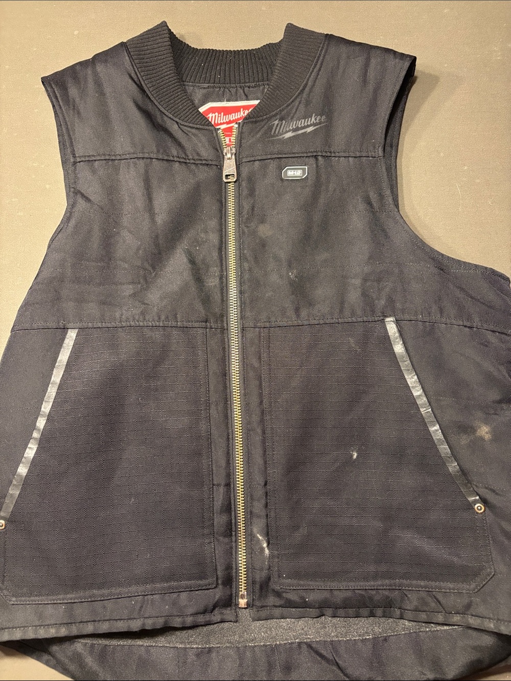 Milwaukee Men’s Black Work Vest with Front Zipper